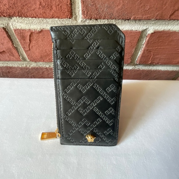 •Versace Black Leather Embossed La Grecca Medusa Cards Holder Zip Coins Wallet - Picture 4 of 14